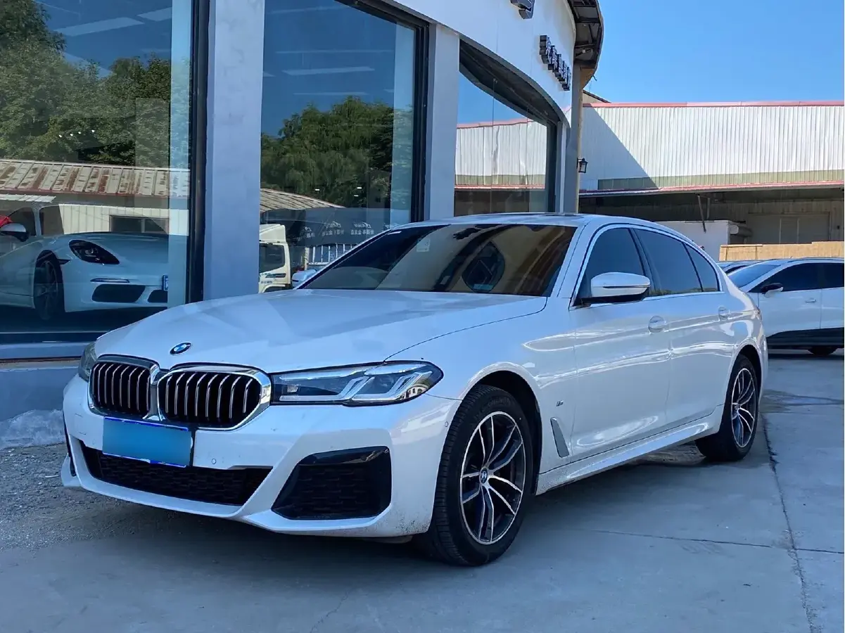 2022 BMW 5 Series 2.0T 184HP L4 8AT