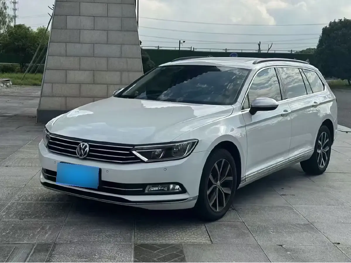 2016 Volkswagen Alltrack 2.0T 220HP L4 6DCT