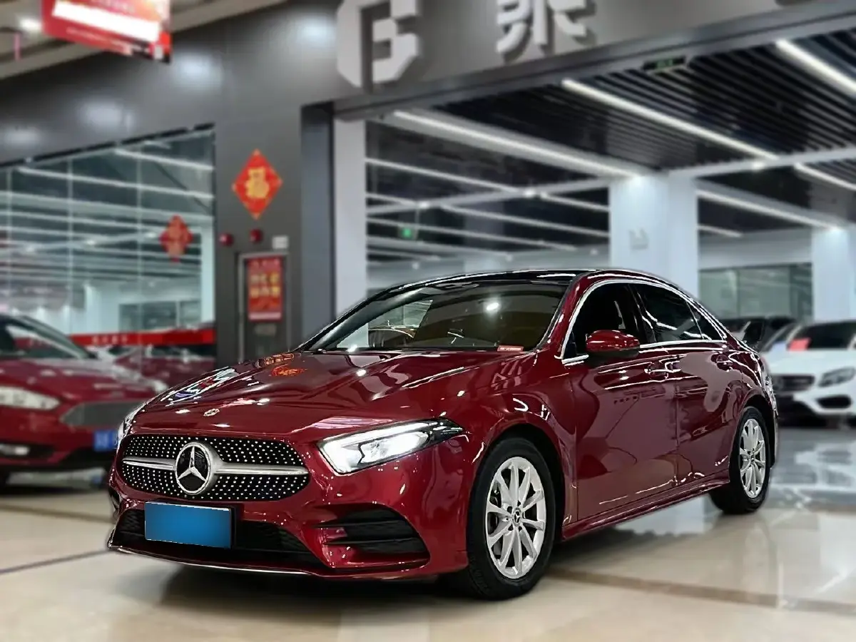 2020 Mercedes-Benz A Class 1.3T 163HP L4 7DCT