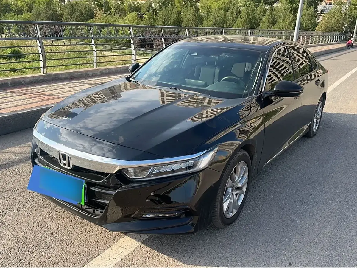 2018 Honda Accord 1.5T 194HP L4 CVT