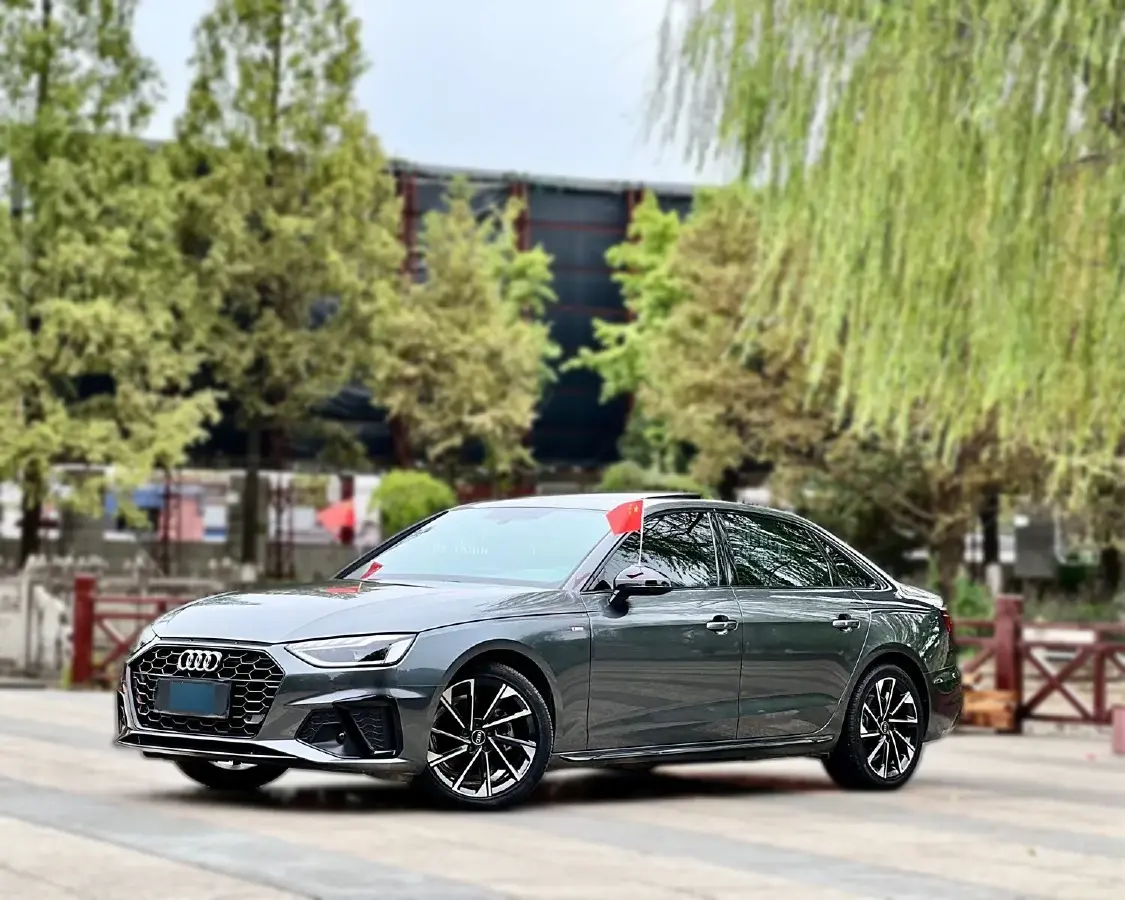 2023 Audi A4L 2.0T 190HP L4 7DCT