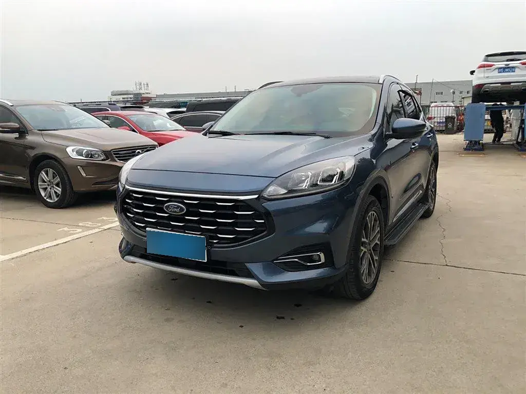 2020 Ford Escape 2.0T 248HP L4 8AT