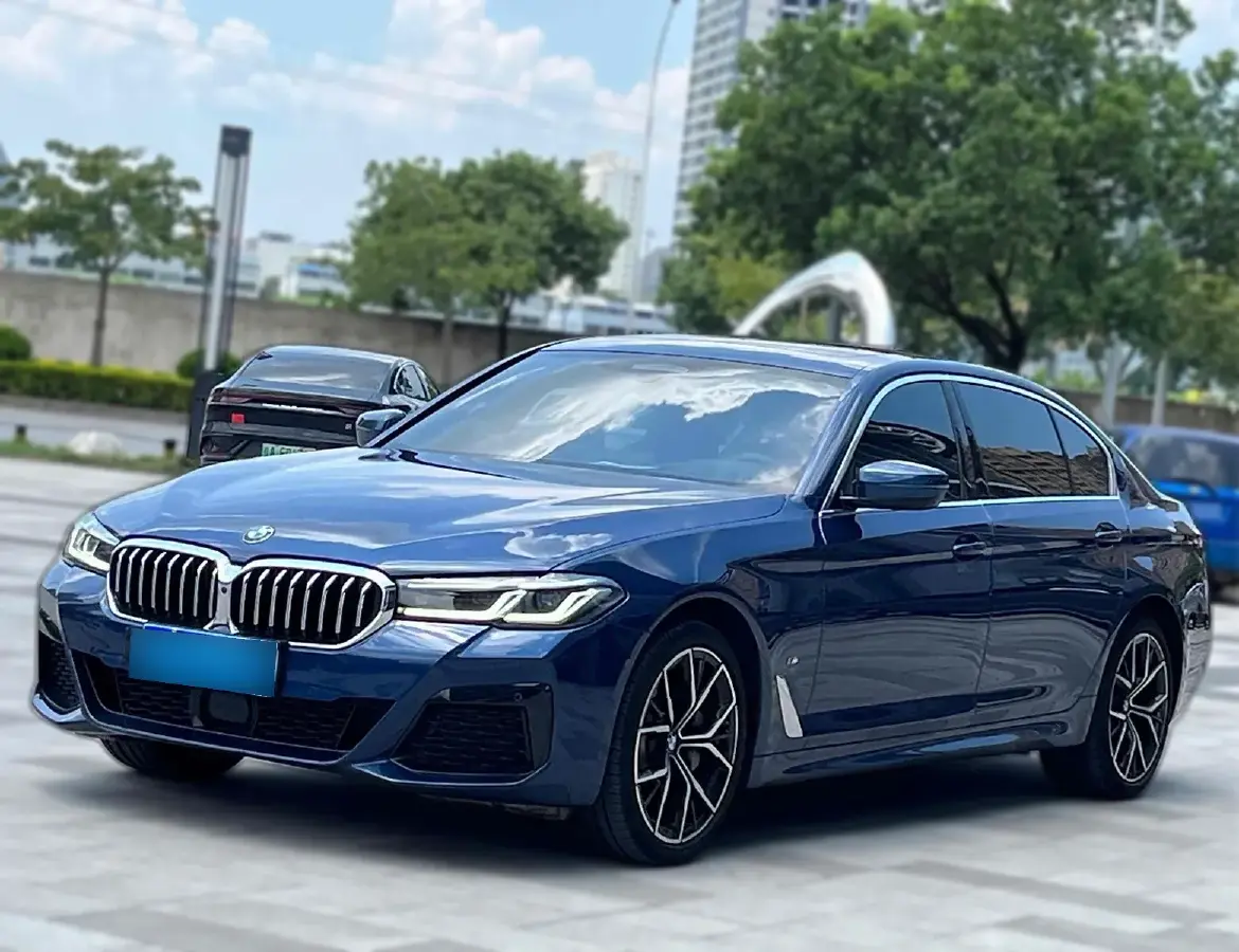 2023 BMW 5 Series 2.0T 245HP L4 8AT