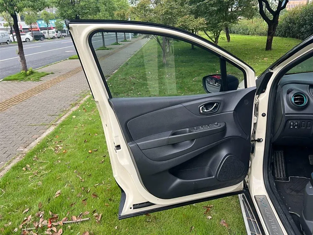 2015 Renault Captur 1.2T 116HP L4 6DCT,autocango,china used car exporter,china ev exporter,chinese used car exporter,chinese used ev exporter