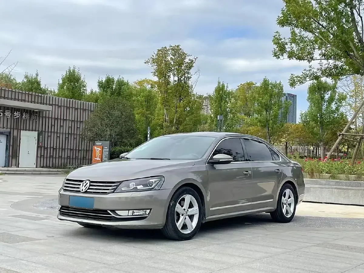 2013 Volkswagen Passat 1.8T 160HP L4 7DCT