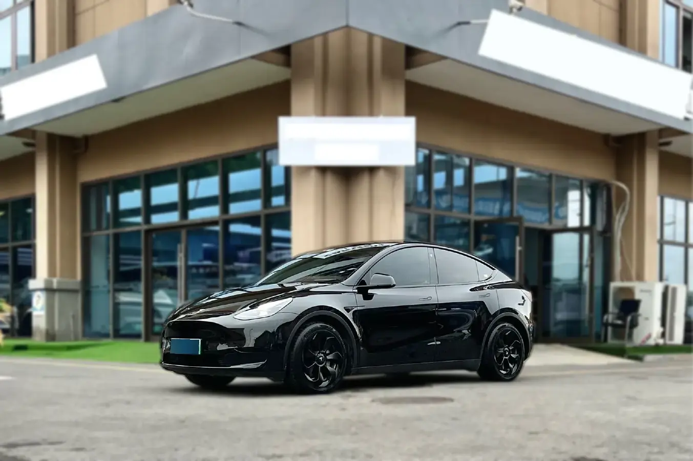 2022 Tesla Model Y BEV 60KWH