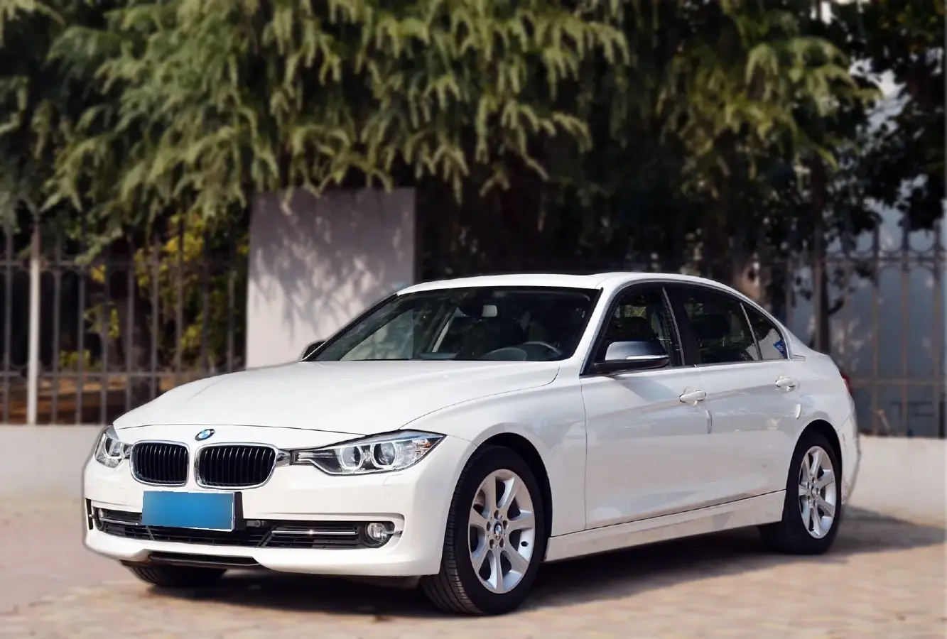 2015 BMW 3 Series 2.0T 245HP L4 8AT