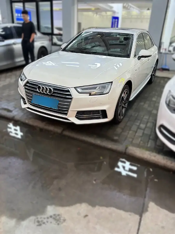2017 Audi A4L 2.0T 190HP L4 7DCT