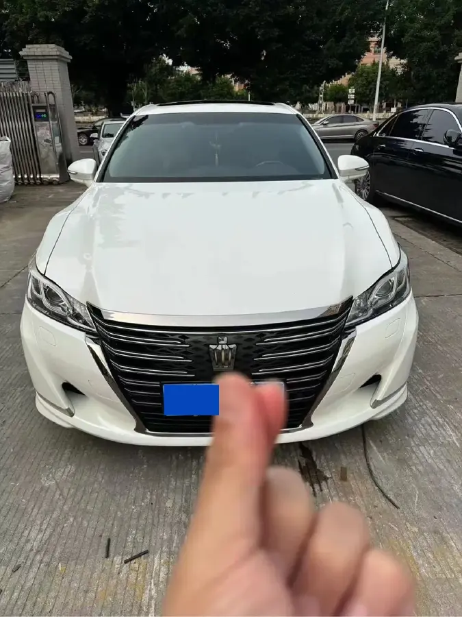 2018 Toyota Crown 2.0T 235HP L4 8AT