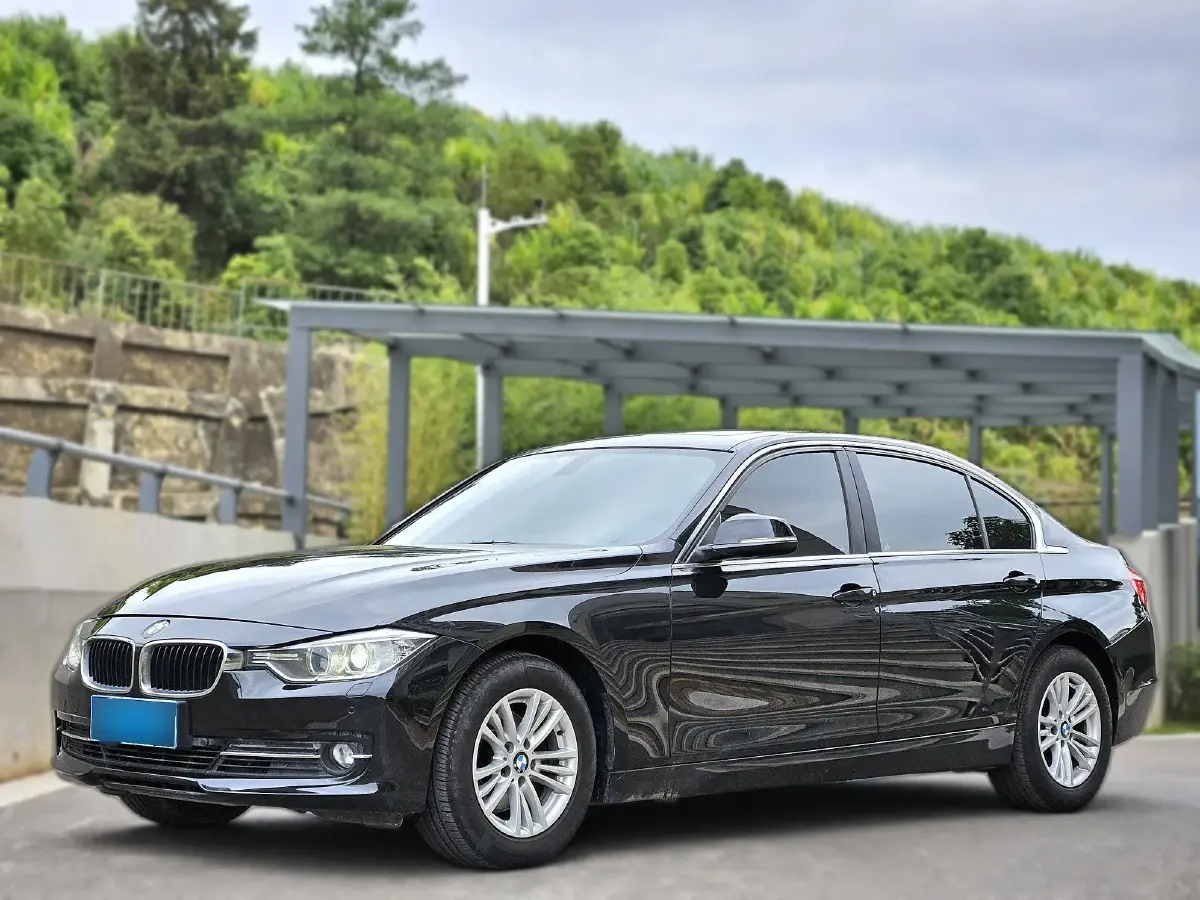 2013 BMW 3 Series 2.0T 184HP L4 8AT