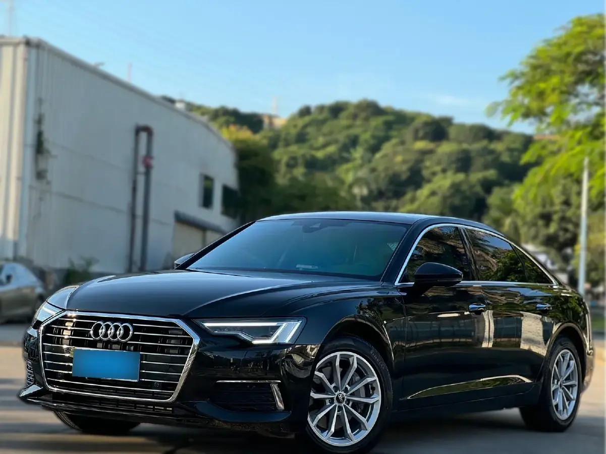 2022 Audi A6L 2.0T 190HP L4 7DCT
