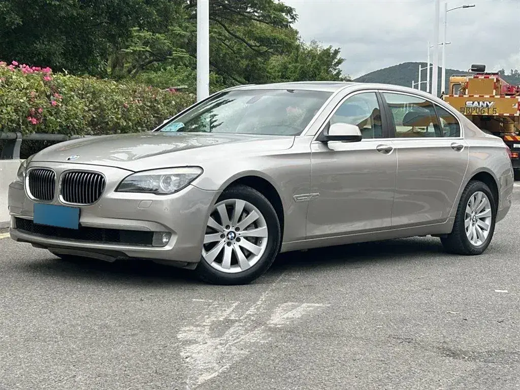 2009 BMW 7 Series 3.0T 326HP L6 6AT