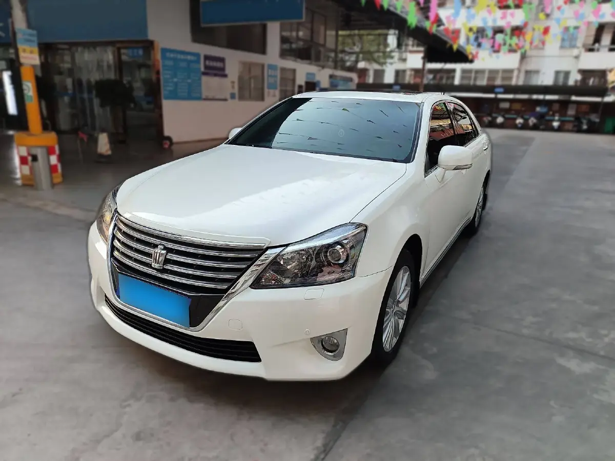2012 Toyota Crown 2.5L 193HP V6 6AT