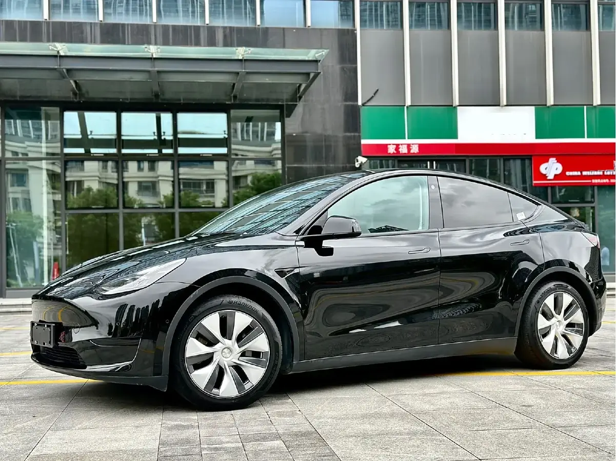 2022 Tesla Model Y BEV 60KWH