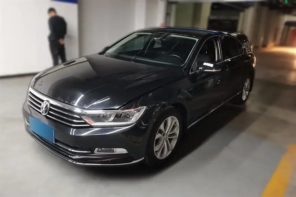 2017 Volkswagen Magotan 2.0T 220HP L4 7DCT