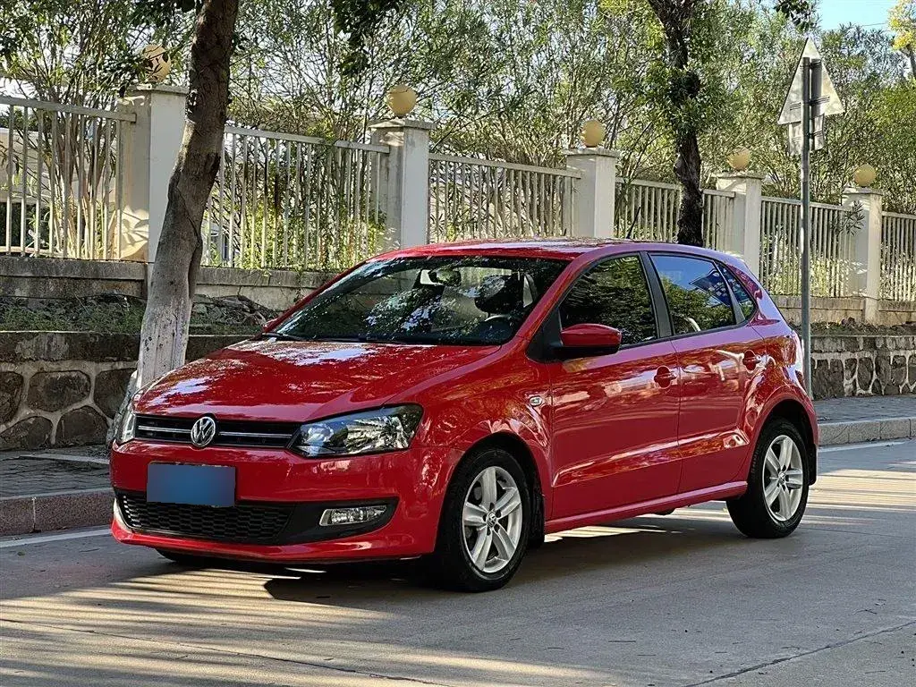 2011 Volkswagen Polo 1.6L 105HP L4 6AT