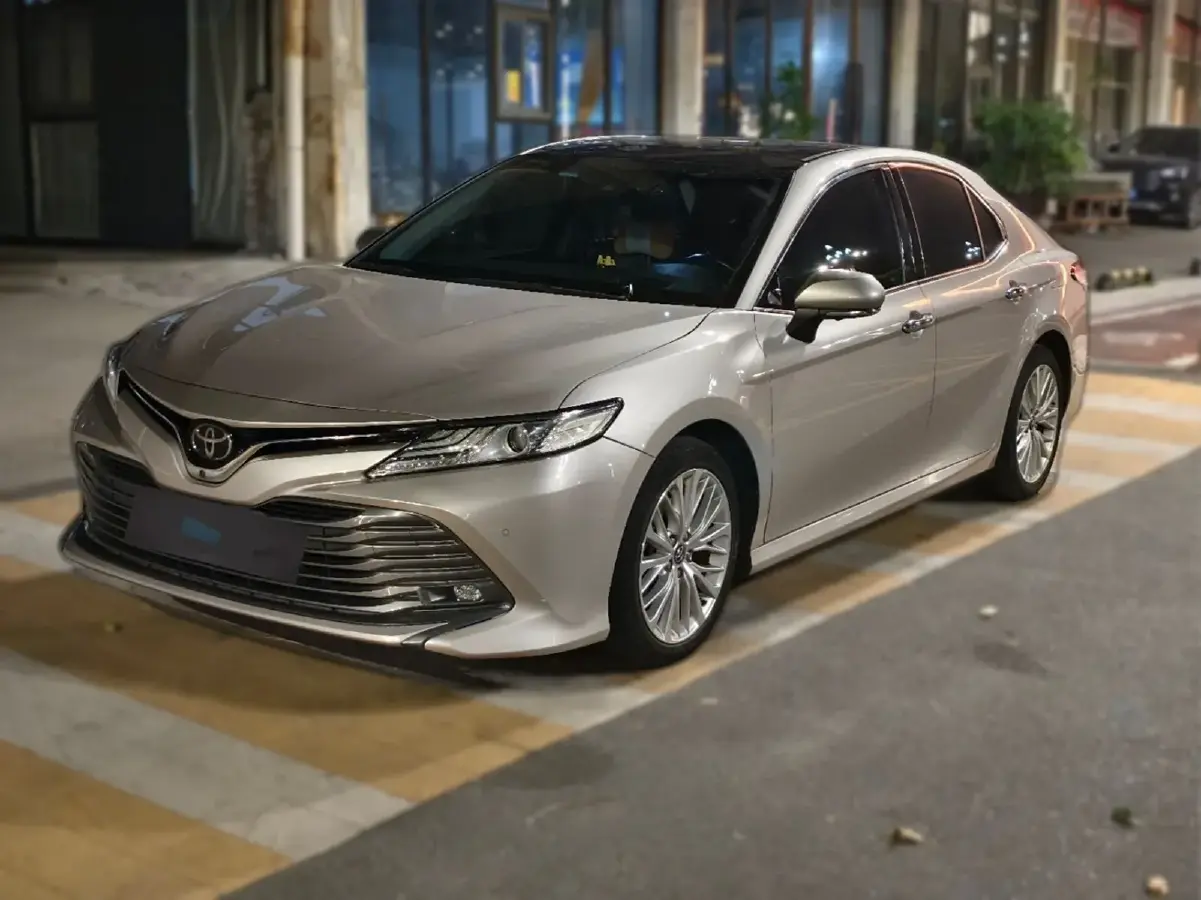 2018 Toyota Camry 2.5L 209HP L4 8AT