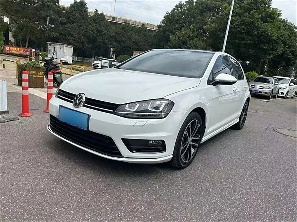 2017 Volkswagen Golf 1.4T 150HP L4 7DCT