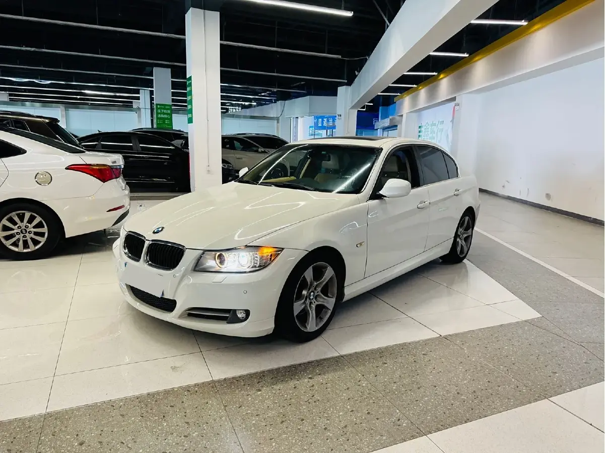 2012 BMW 3 Series 2.5L 218HP L6 6AT