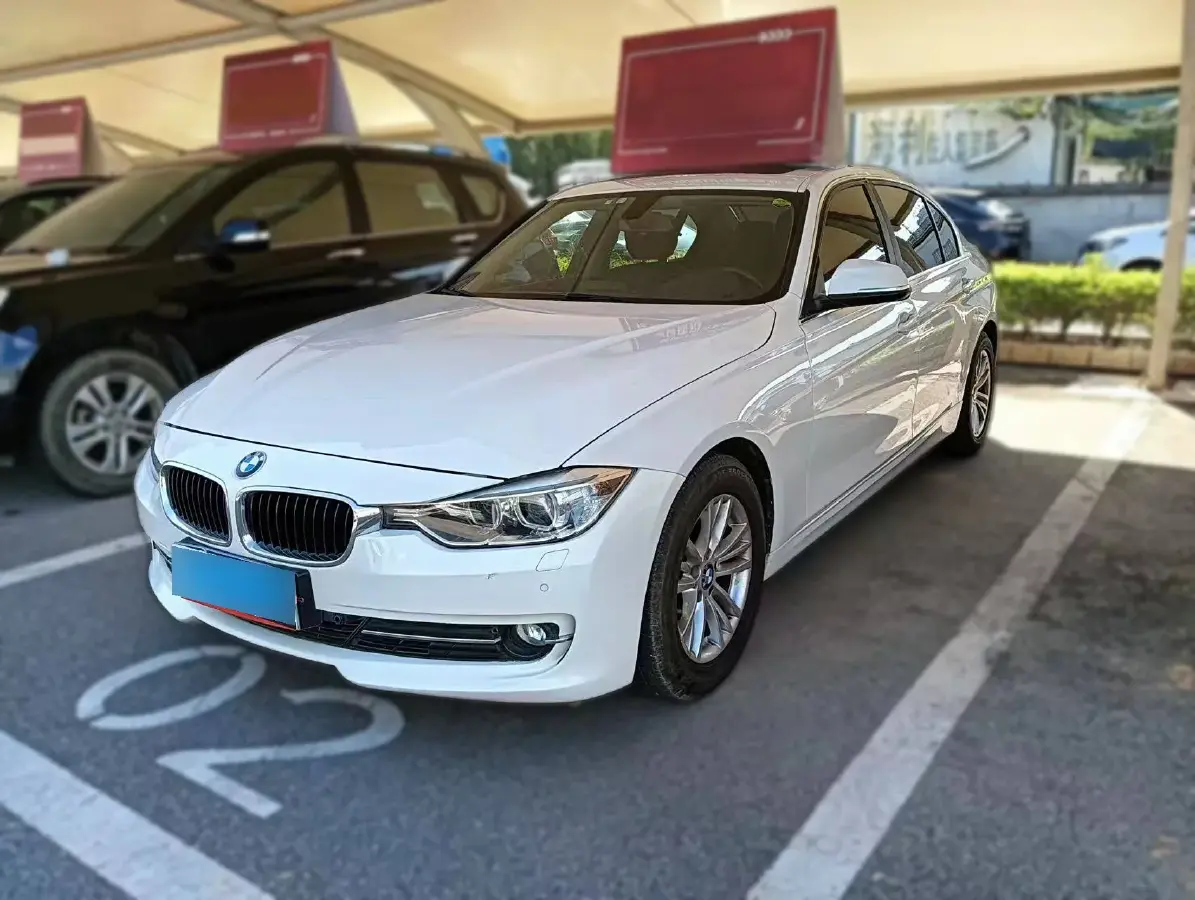 2013 BMW 3 Series 2.0T 184HP L4 8AT