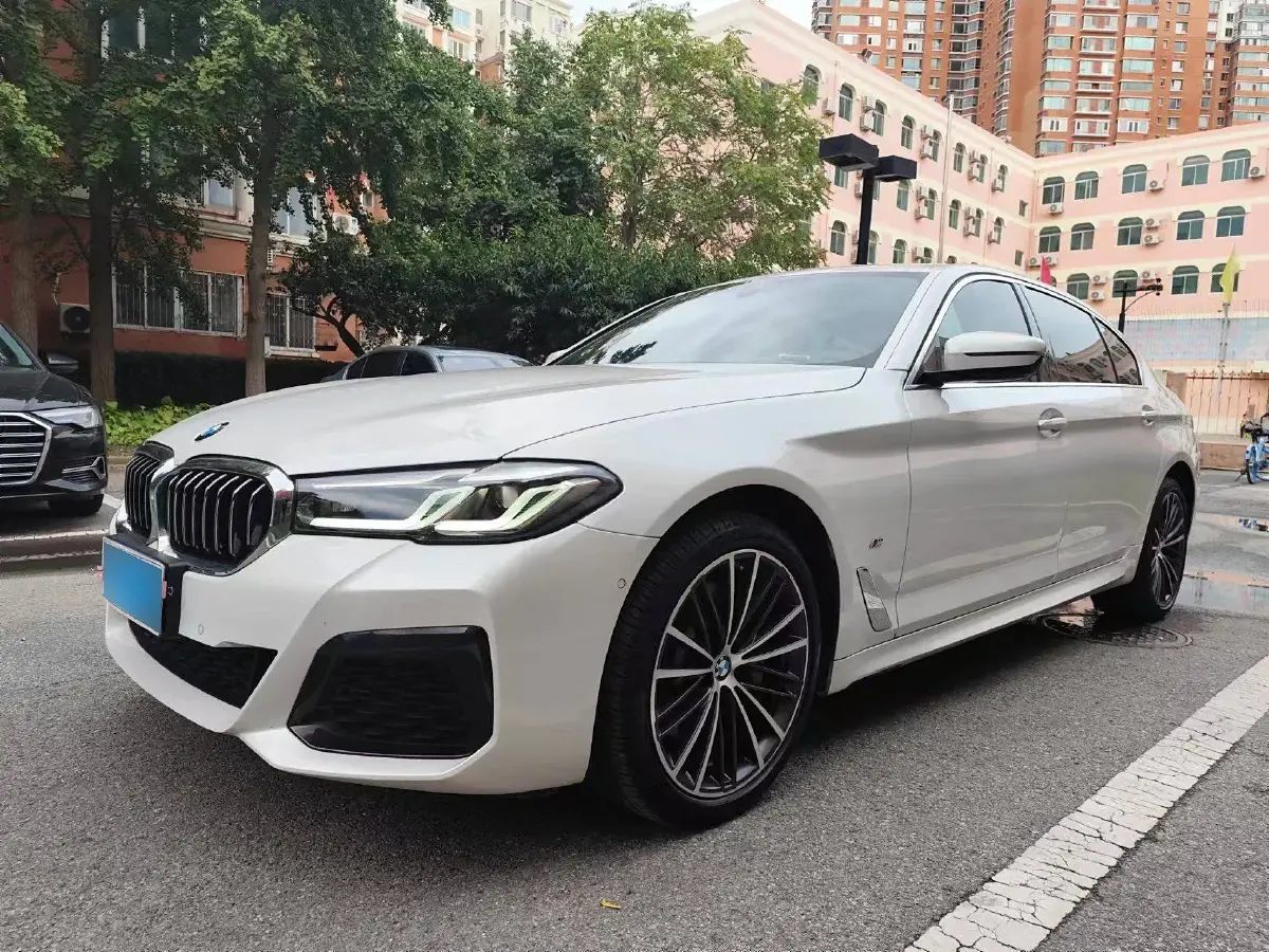 2022 BMW 5 Series 2.0T 252HP L4 8AT