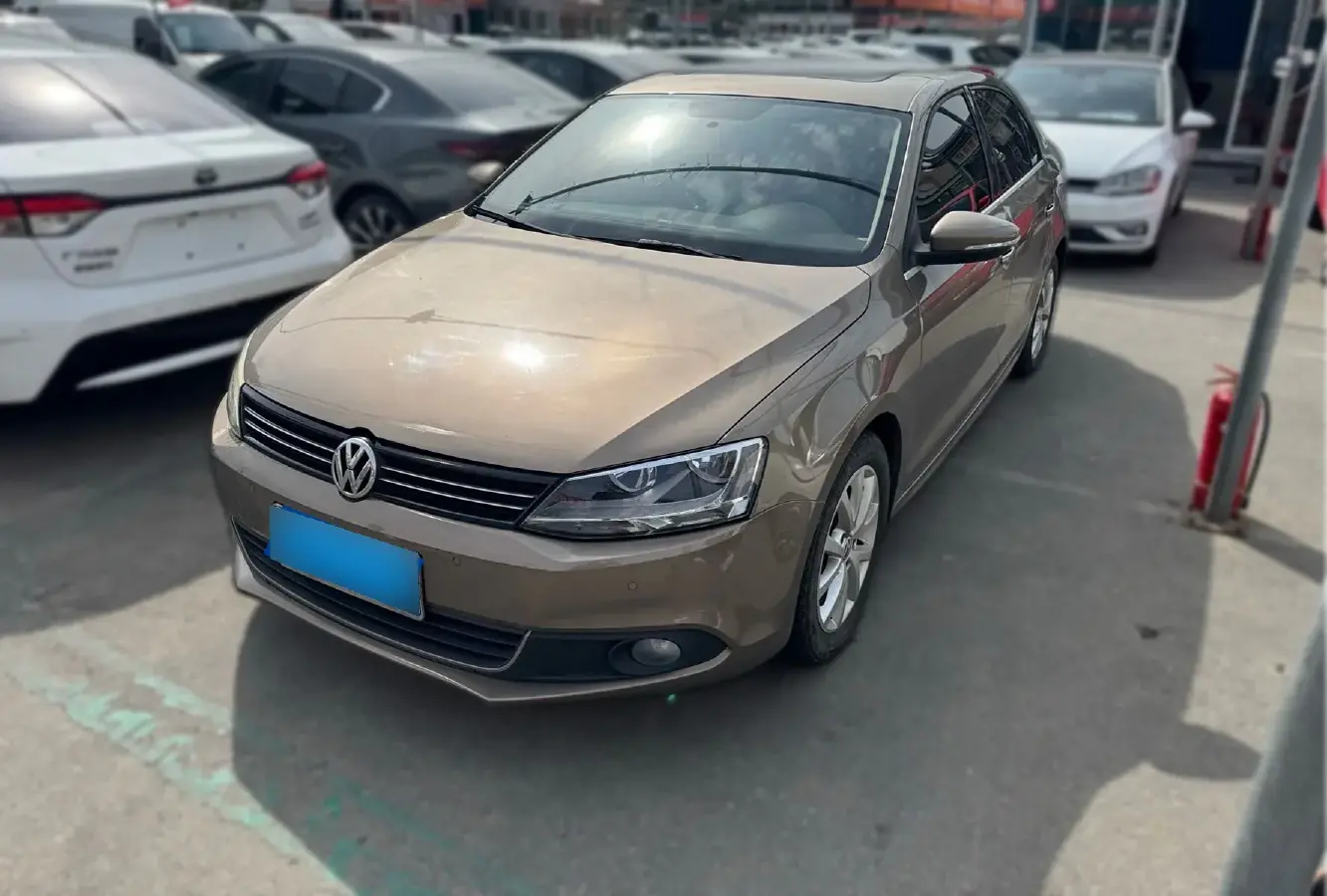 2012 Volkswagen Sagitar 1.4T 131HP L4 5MT