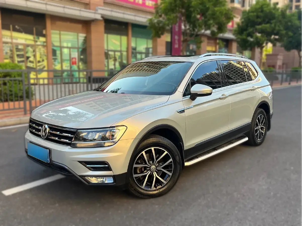 2017 Volkswagen Tiguan L 1.8T 180HP L4 7DCT