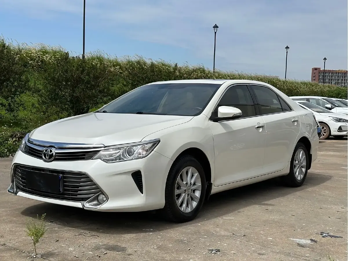 2015 Toyota Camry 2.0L 167HP L4 6AT