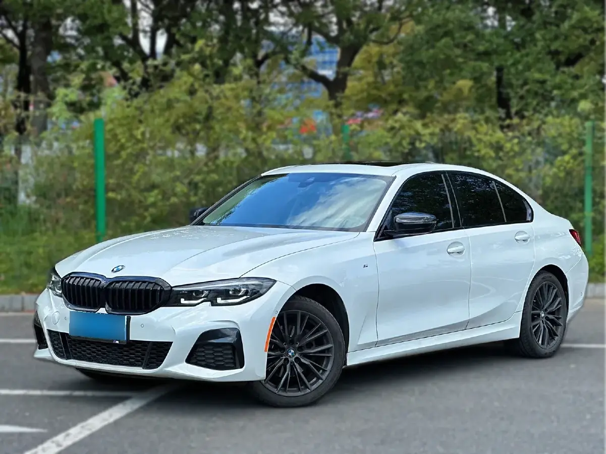 2022 BMW 3 Series 2.0T 184HP L4 8AT