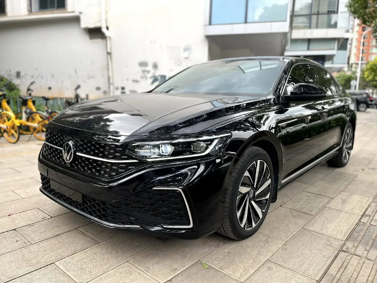 2022 Volkswagen Passat 2.0T 186HP L4 7DCT