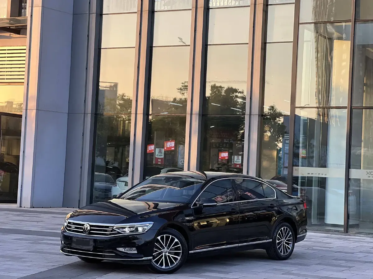 2020 Volkswagen Magotan 2.0T 220HP L4 7DCT