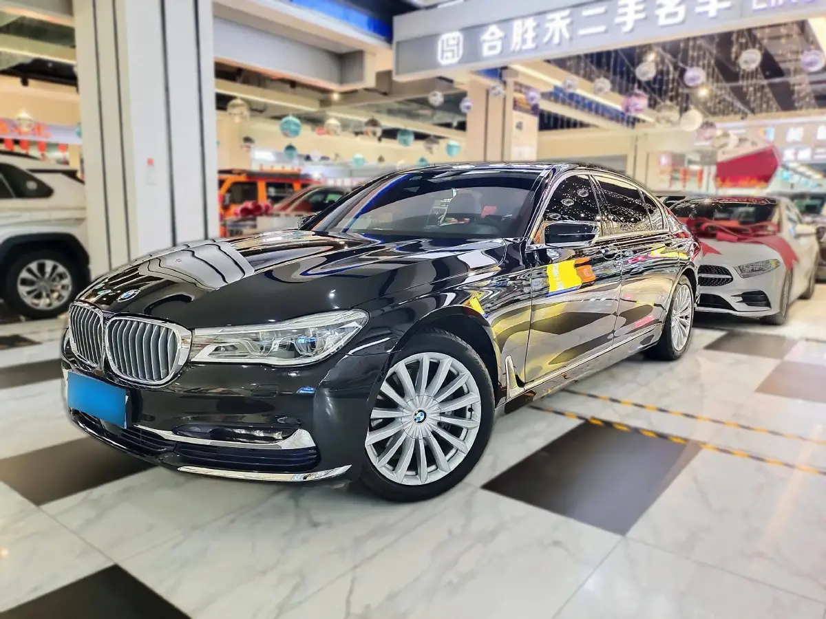 2017 BMW 7 Series 3.0T 326HP L6 8AT