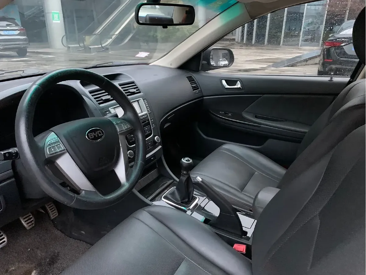 2013 BYD G6 2.0L 140HP L4 5MT,autocango,china used car exporter,china ev exporter,chinese used car exporter,chinese used ev exporter