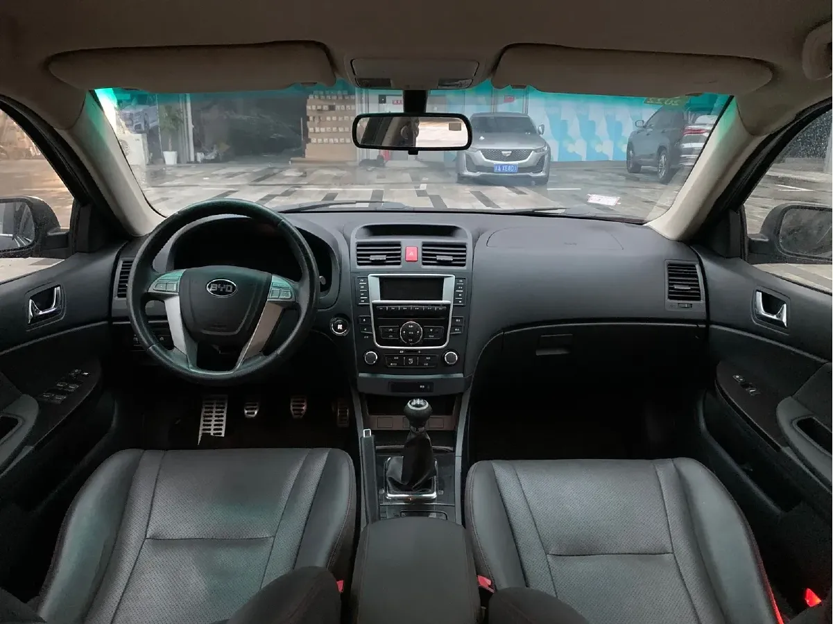 2013 BYD G6 2.0L 140HP L4 5MT,autocango,china used car exporter,china ev exporter,chinese used car exporter,chinese used ev exporter