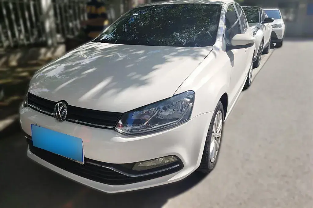 2014 Volkswagen Polo 1.6L 110HP L4 6AT