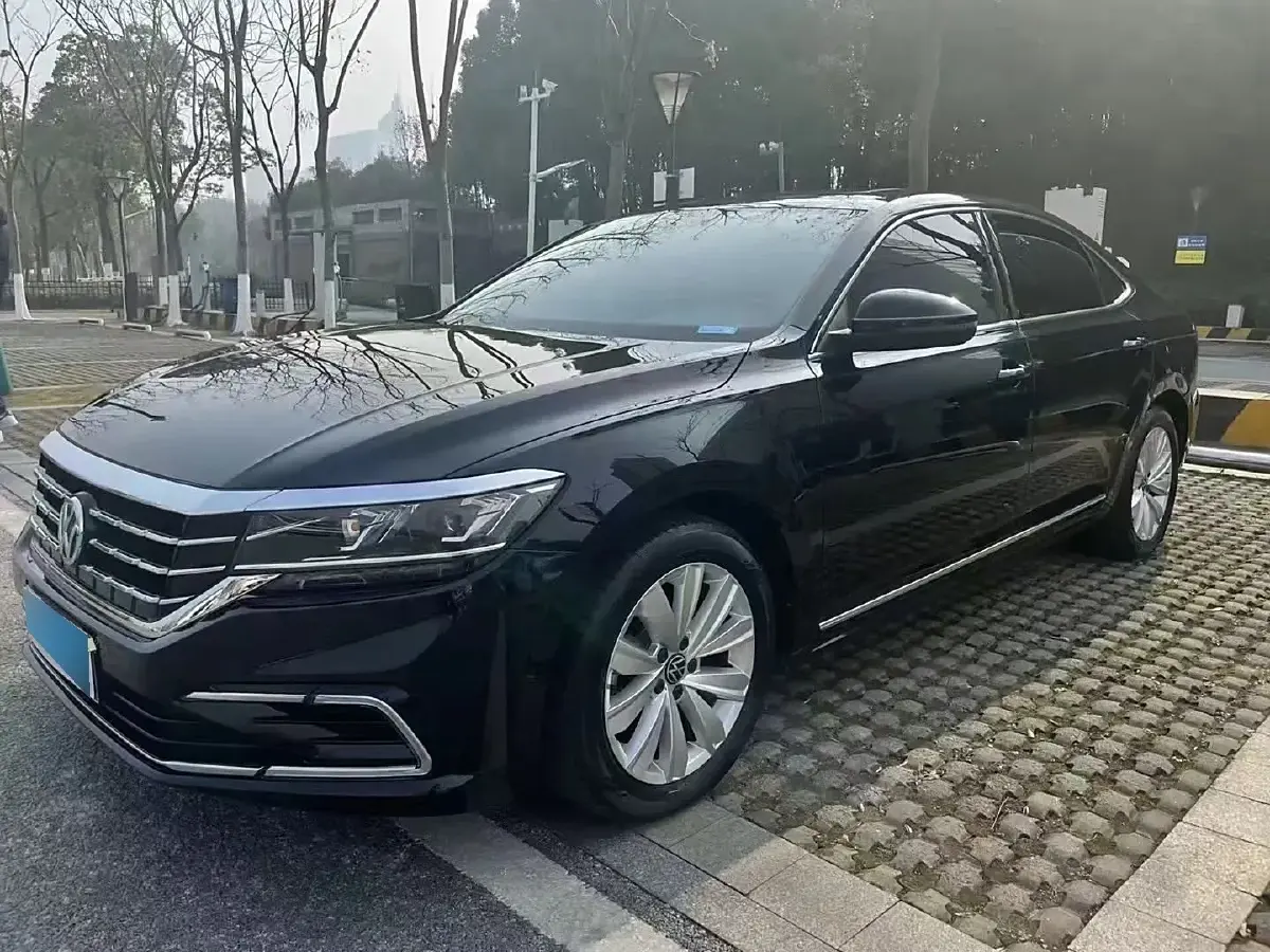 2021 Volkswagen Passat 2.0T 186HP L4 7DCT