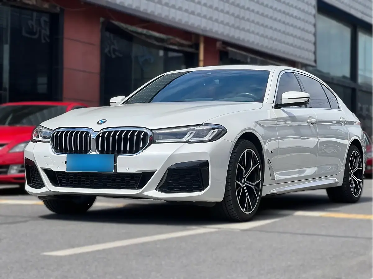 2022 BMW 5 Series 2.0T 184HP L4 8AT