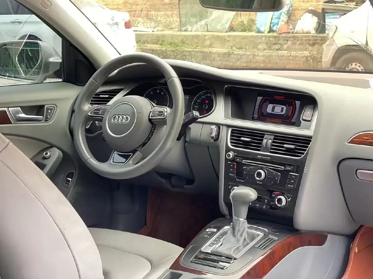 2015 Audi A4L 2.0T 180HP L4 CVT,autocango,china used car exporter,china ev exporter,chinese used car exporter,chinese used ev exporter