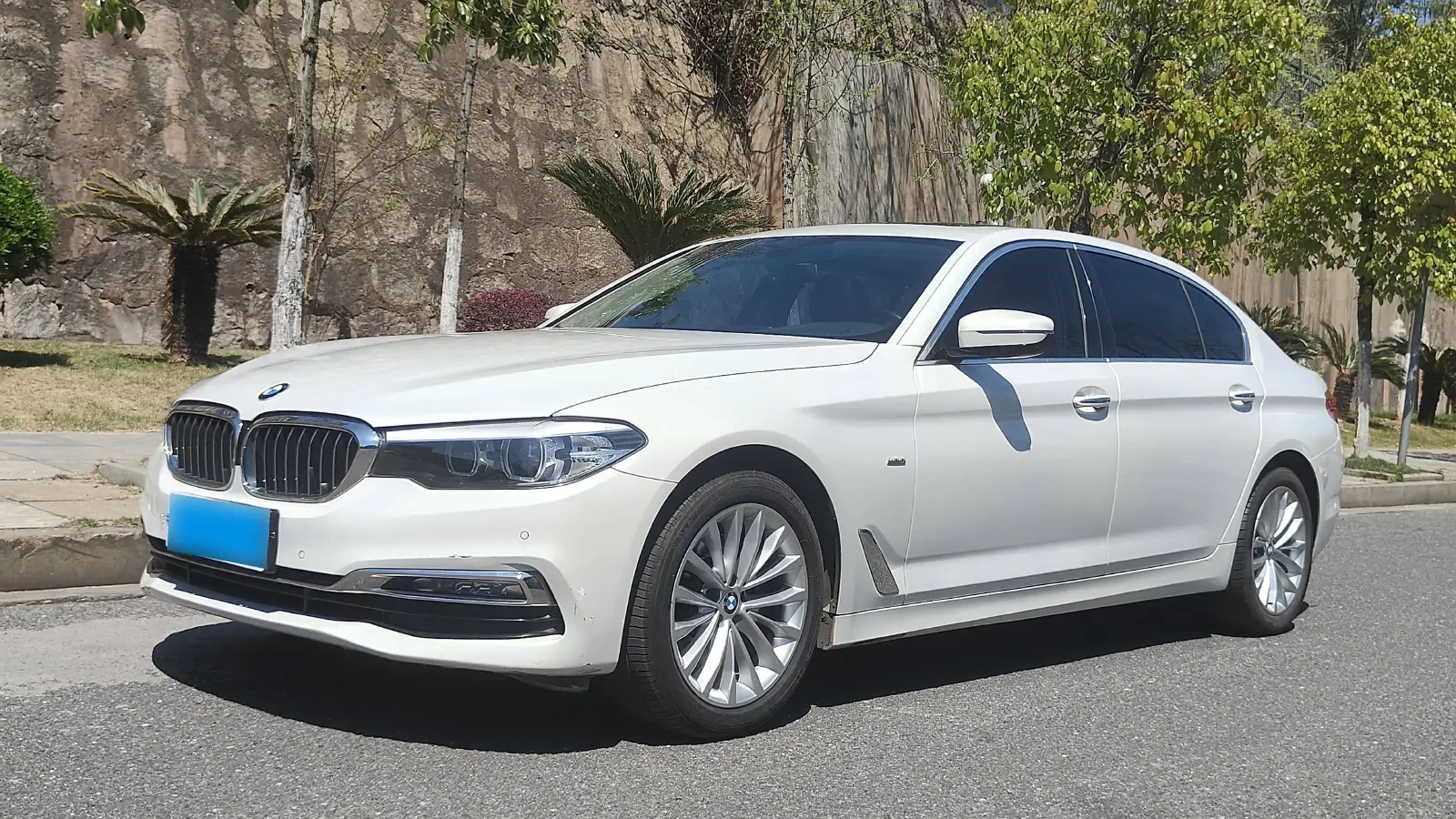 2018 BMW 5 Series 2.0T 184HP L4 8AT
