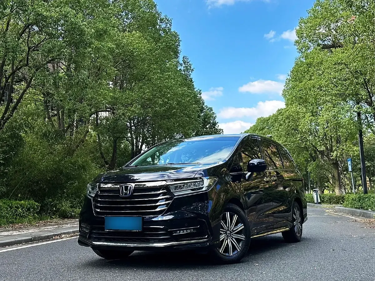 2022 Honda Odyssey 2.0L 146HP L4 E-CVT Hybrid