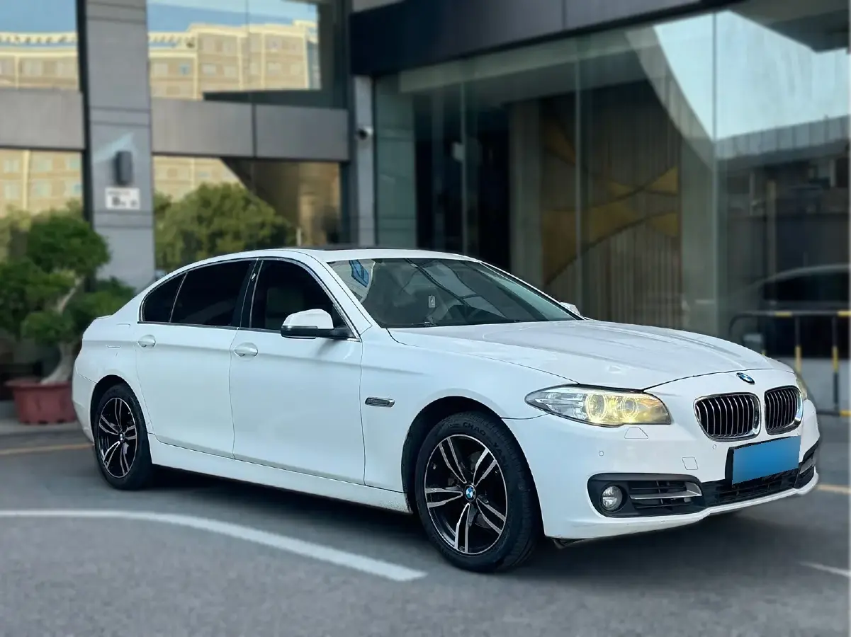 2014 BMW 5 Series 2.0T 184HP L4 8AT