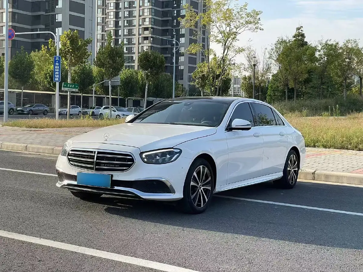 2022 Mercedes-Benz E Class 2.0T 211HP L4 9AT PHEV 25.4KWH