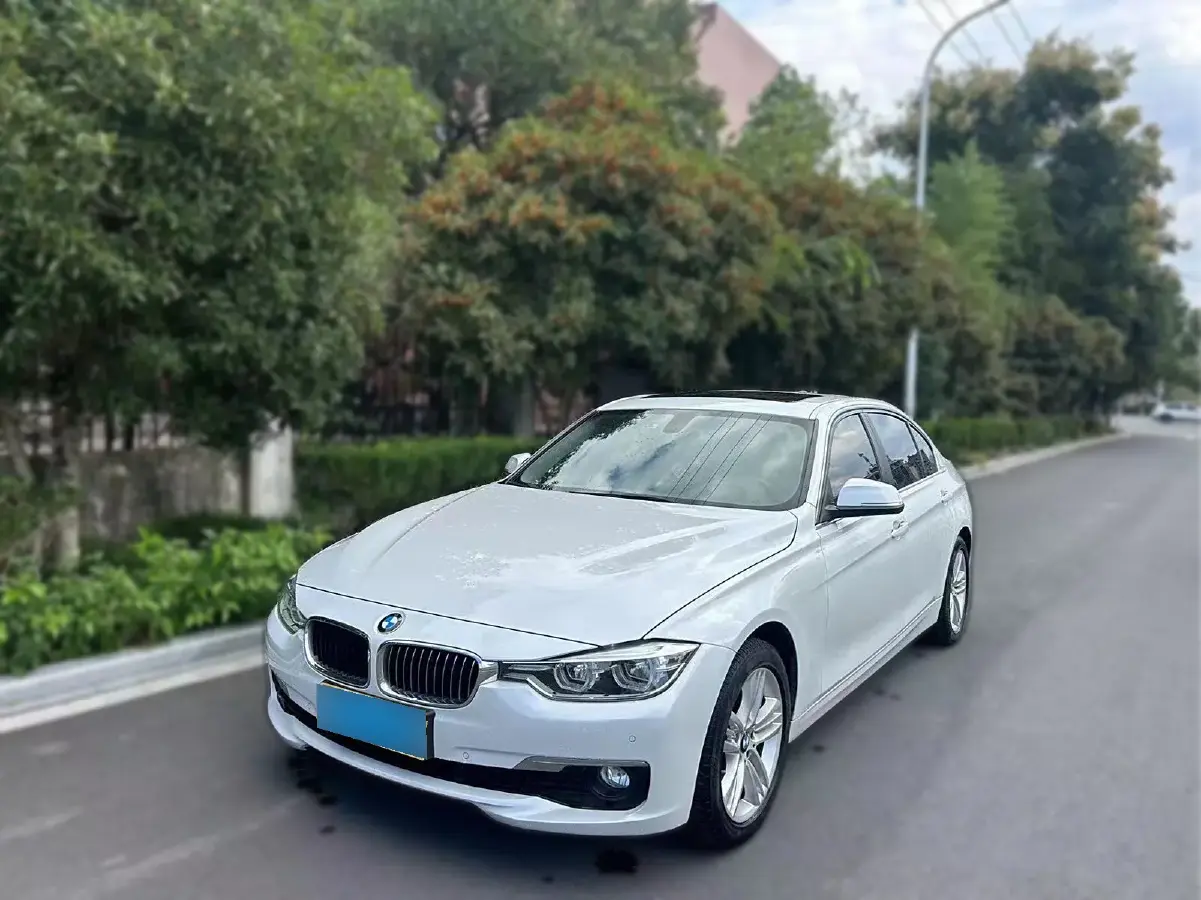2016 BMW 3 Series 2.0T 184HP L4 8AT