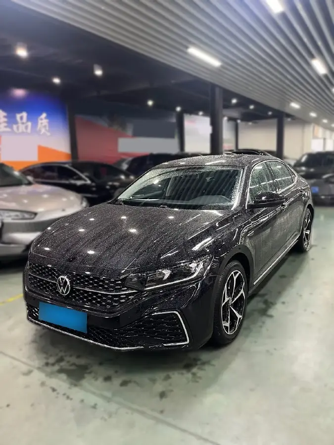 2023 Volkswagen Passat 2.0T 186HP L4 7DCT