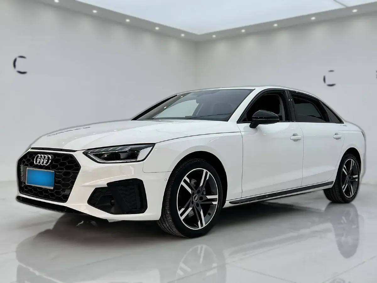 2023 Audi A4L 2.0T 190HP L4 7DCT