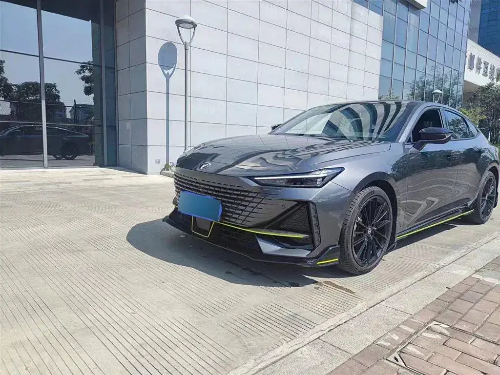 2022 ChangAn UNI-V 1.5T 188HP L4 7DCT