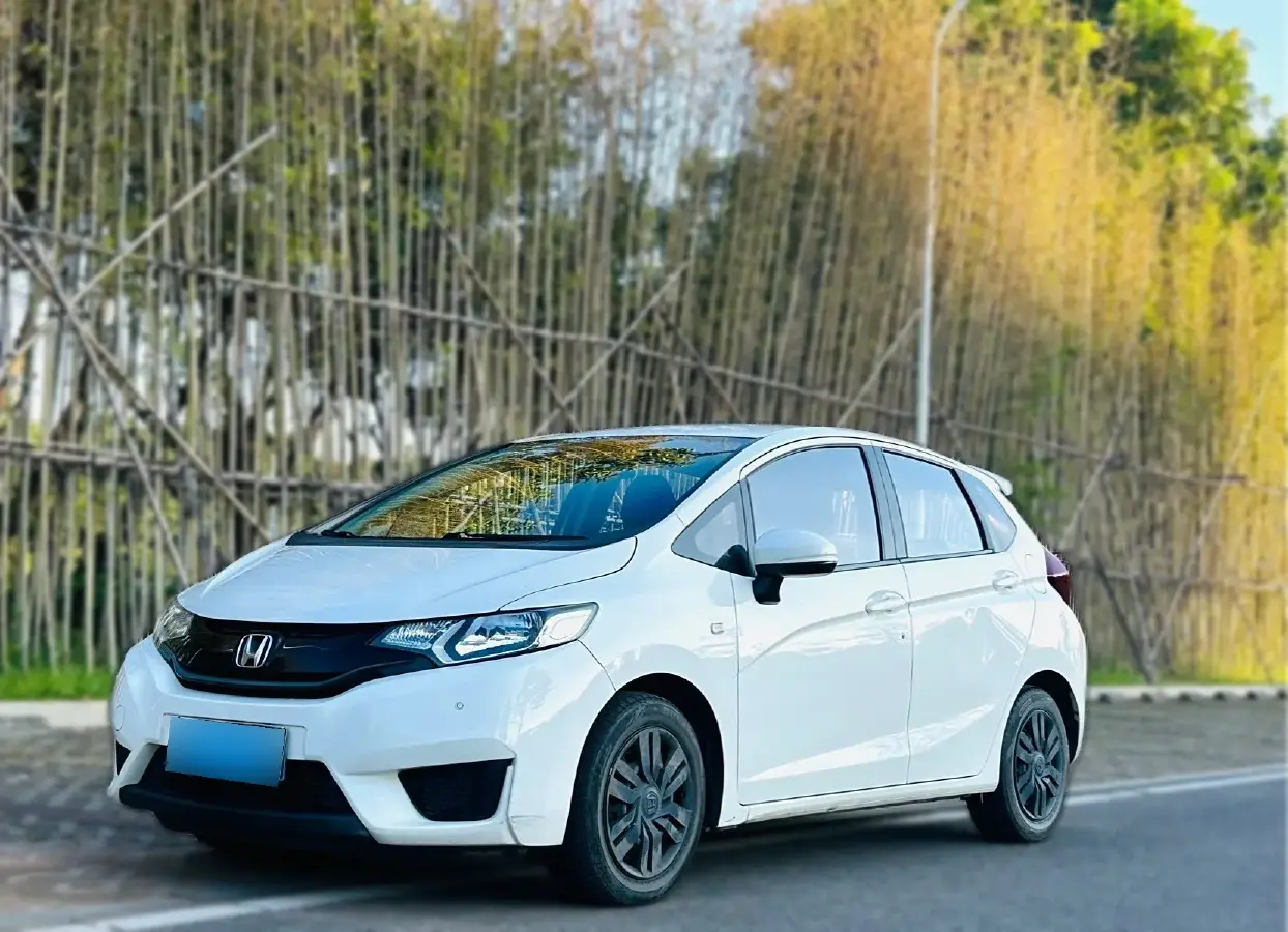 2016 Honda Fit 1.5L 131HP L4 CVT