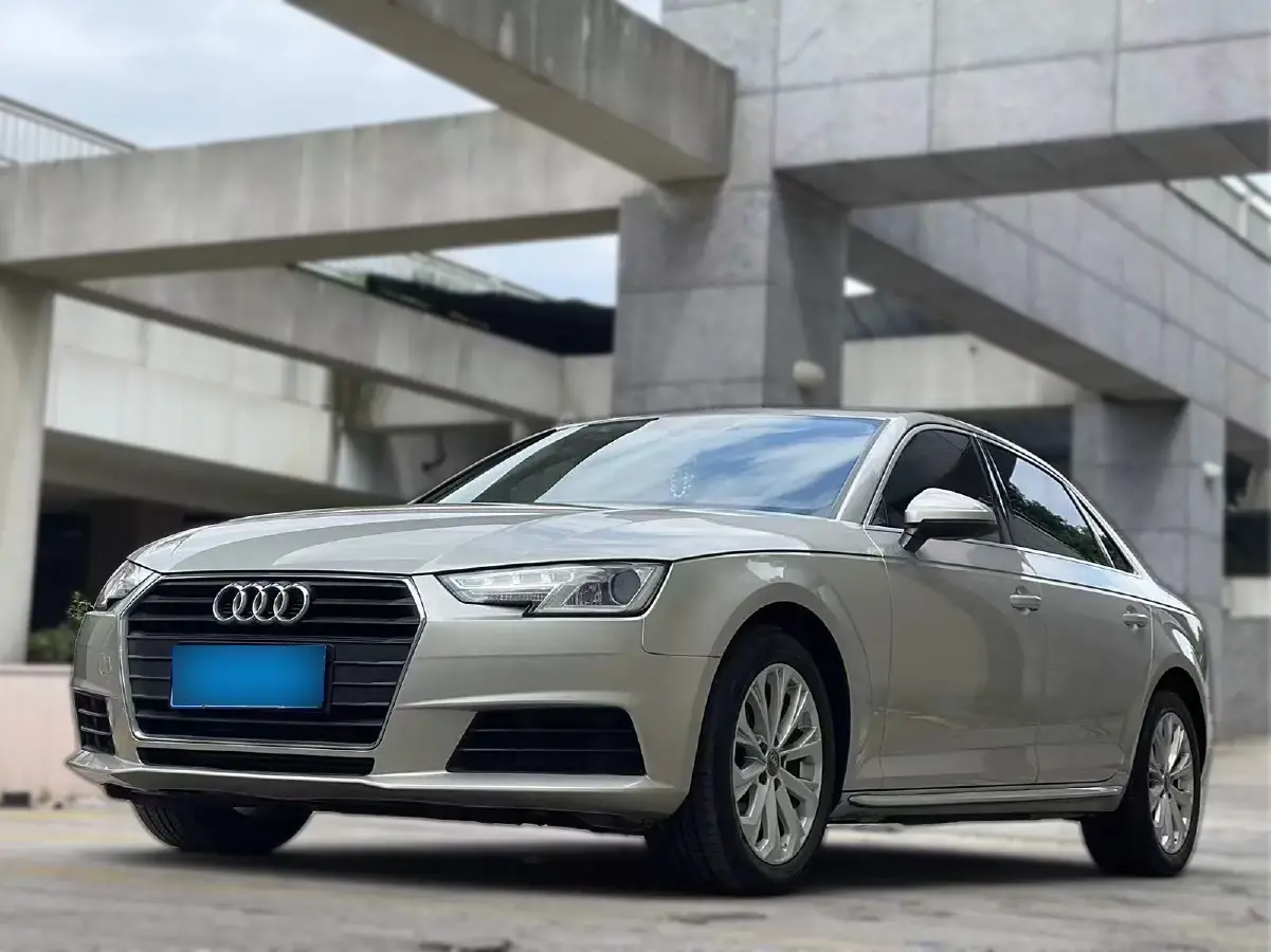 2017 Audi A4L 2.0T 190HP L4 7DCT