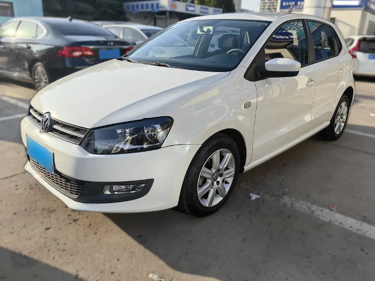 2013 Volkswagen Polo 1.6L 105HP L4 6AT
