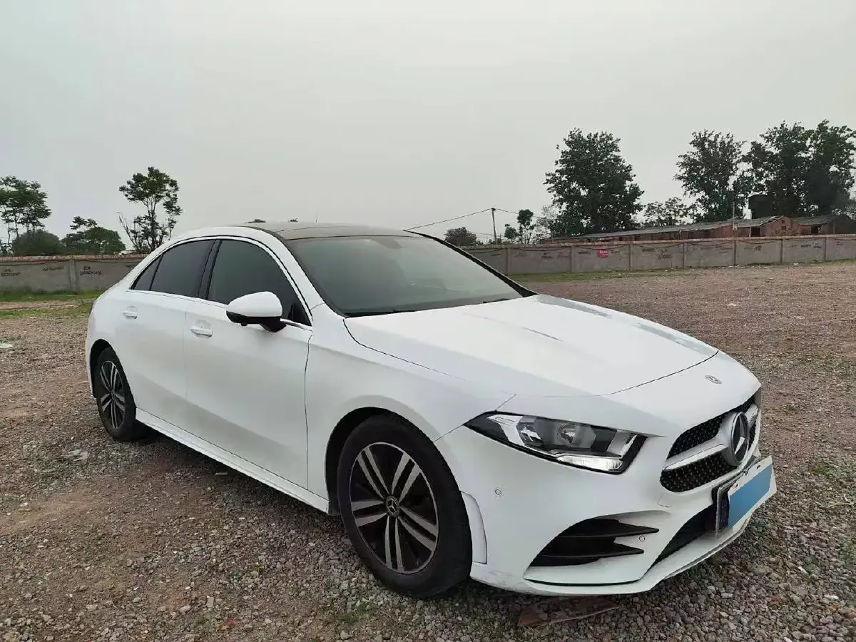 2019 Mercedes-Benz A Class 1.3T 136HP L4 7DCT